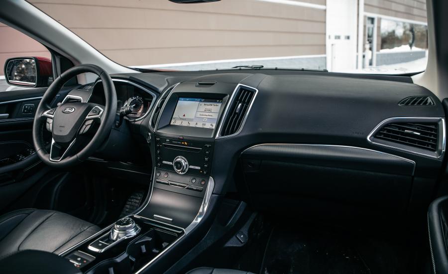 Торпедо Ford Edge Titanium 2018 года  (NA) (фото 13 из 29)